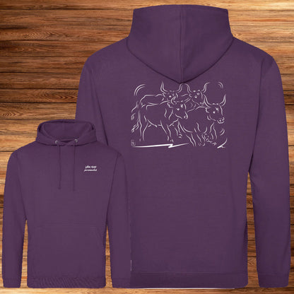 Sweat-shirt unisexe graphisme troupeau taureaux manade Camargue, à personnaliser avec un texte. Création Virginie Linard ©.