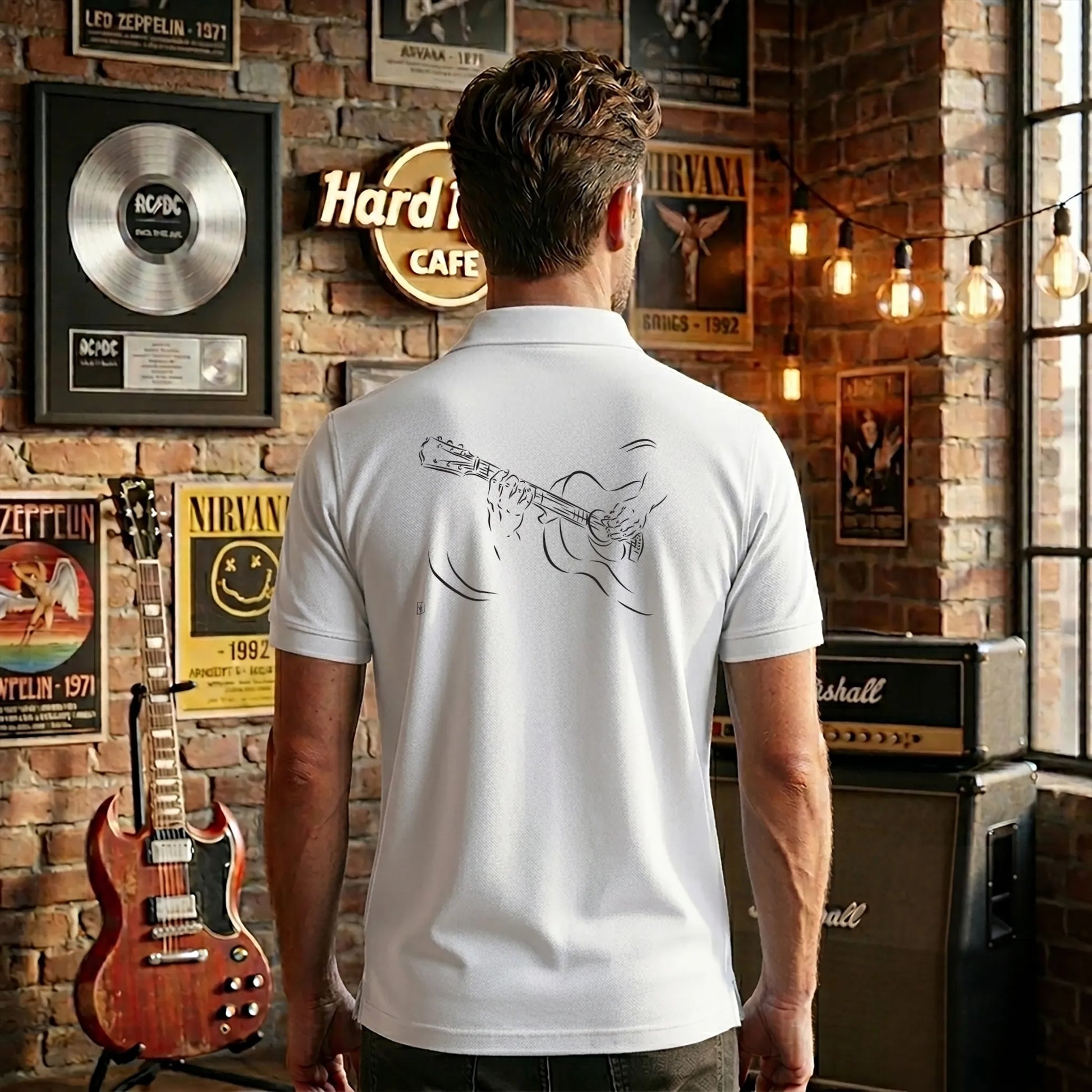 Polo Guitariste homme blanc personnalisé (texte/prénom). Idée cadeau musicien, dessin "Mélodie" au dos.