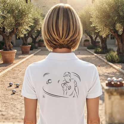 Polo Pétanque femme blanc à personnaliser (texte/prénom). Idée cadeau joueuse de pétanque, dessin "Stratégie" au dos.