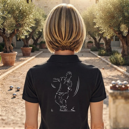 Polo Pétanque femme noir à personnaliser avec un texte, un prénom, surnom. Idée cadeau joueuse de pétanque, dessin "Trajectoire" au dos.