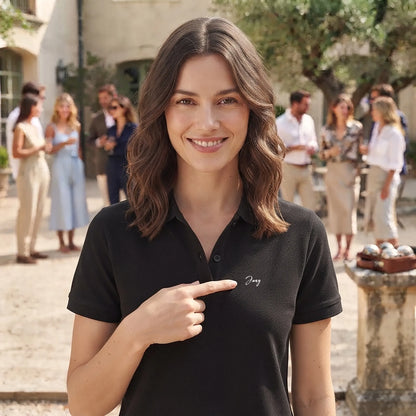 Polo Pétanque femme à personnaliser avec un texte, un prénom, surnom. Idée cadeau joueuse de pétanque, dessin "Réaction" au dos.