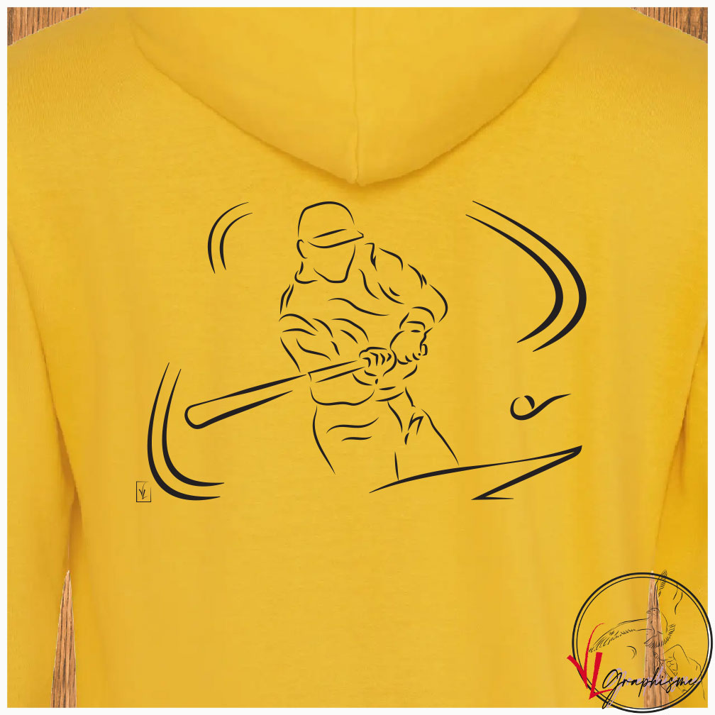 Baseball le lancé sur Sweat couleur jaune à personnaliser avec un texte côté cœur Graphisme Virginie Linard ©